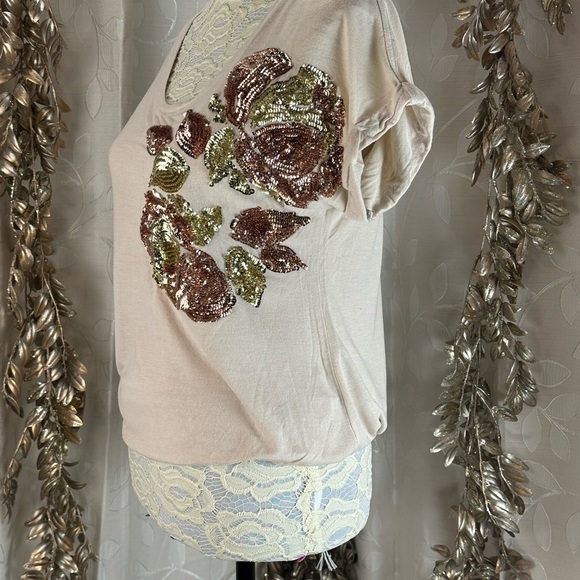 Daytrip Women’s Small Beige Sequin Floral Top Bubble Hem Retro Chic (flawed) - Picture 6 of 9